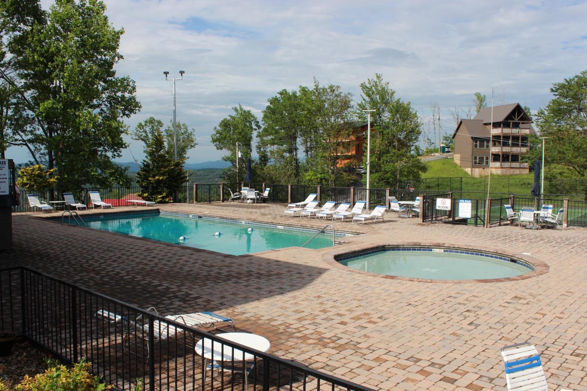 Heavenly View - Bear Themed Cabin, Hottub, Dog-Friendly, Near Гетлинбург Екстериор снимка