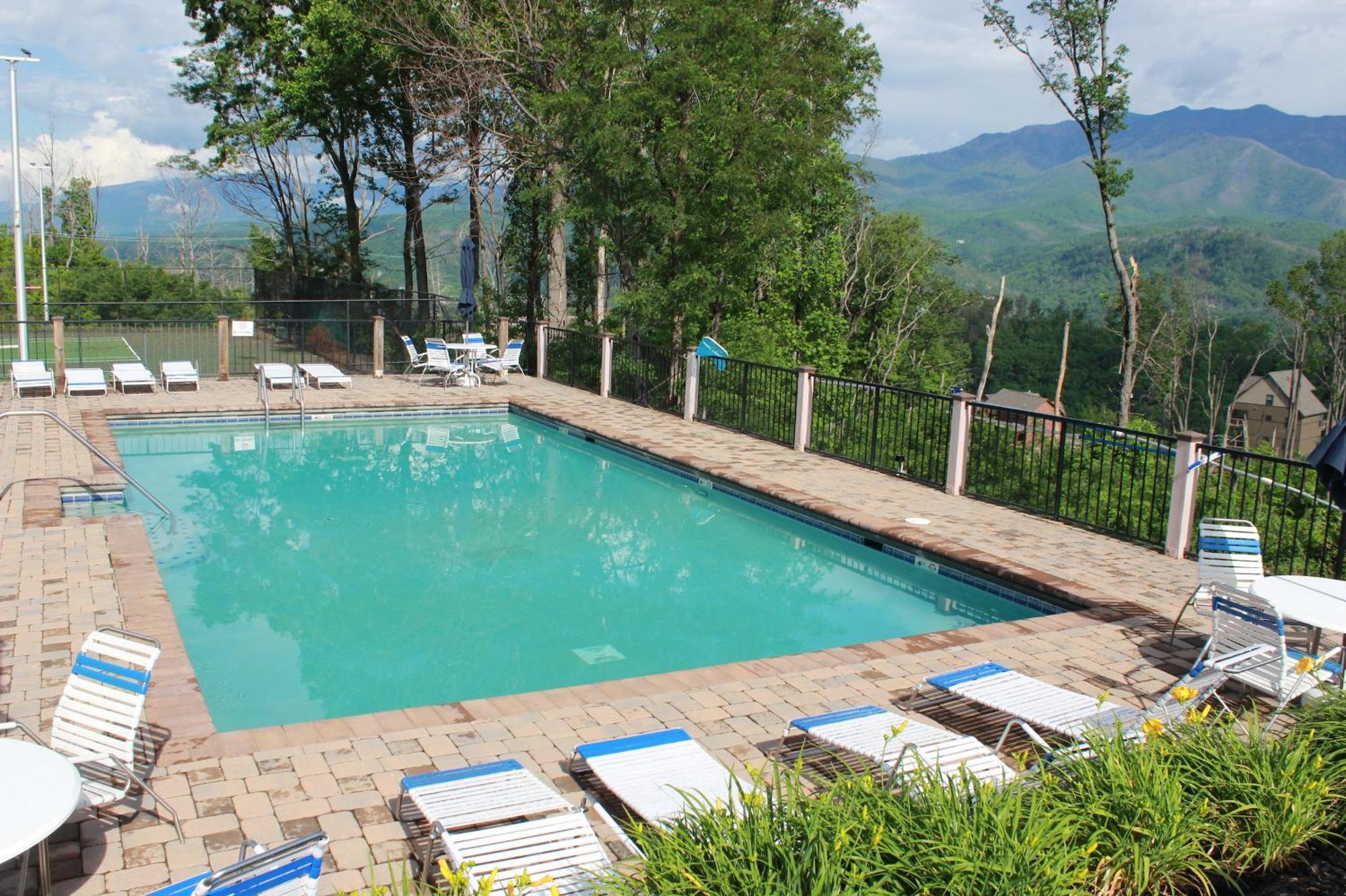 Heavenly View - Bear Themed Cabin, Hottub, Dog-Friendly, Near Гетлинбург Екстериор снимка
