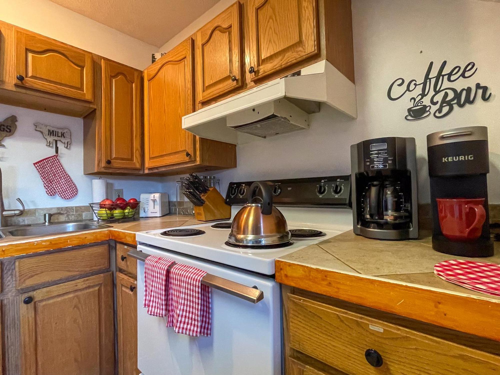 Heavenly View - Bear Themed Cabin, Hottub, Dog-Friendly, Near Гетлинбург Екстериор снимка