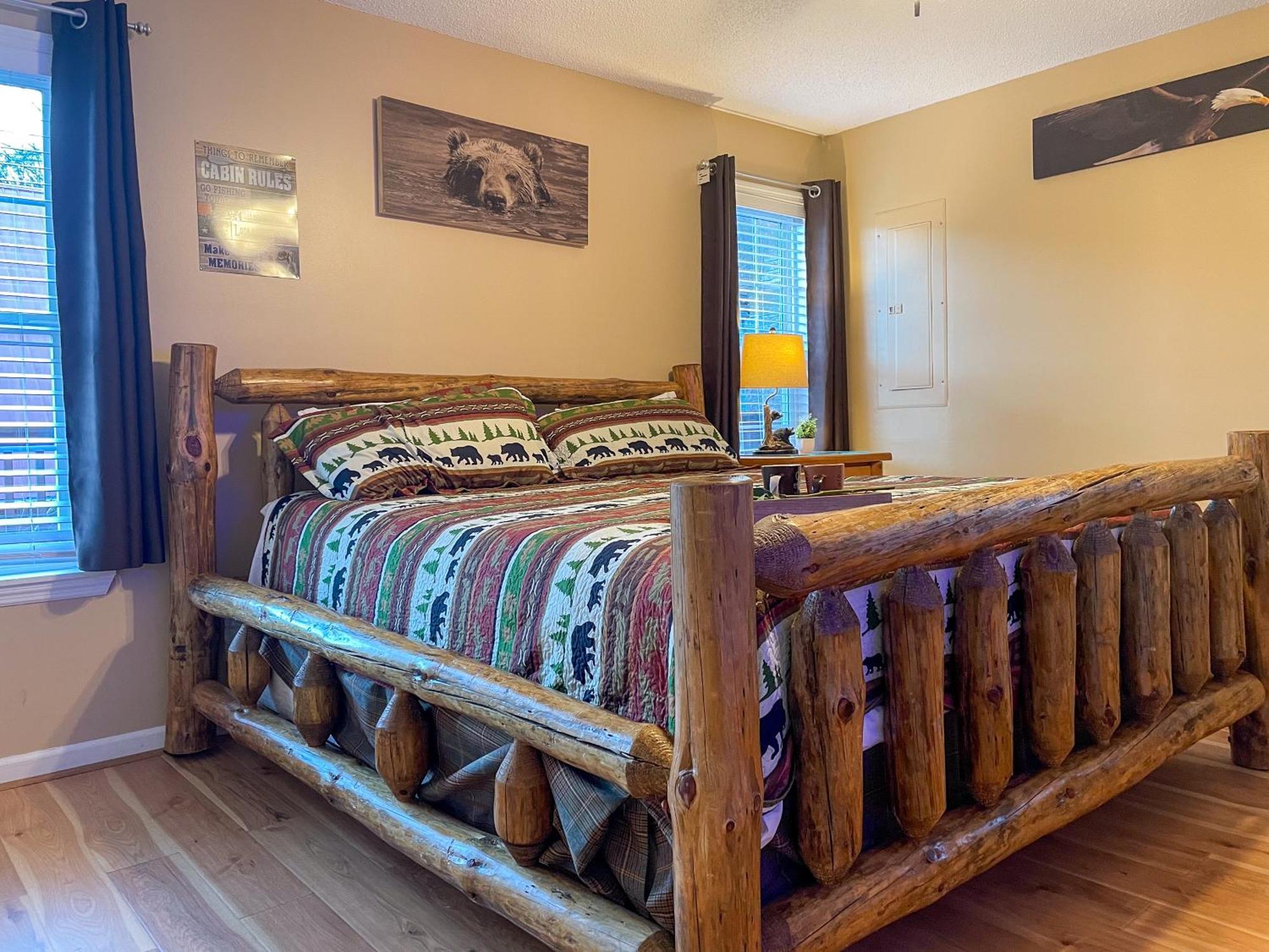 Heavenly View - Bear Themed Cabin, Hottub, Dog-Friendly, Near Гетлинбург Екстериор снимка